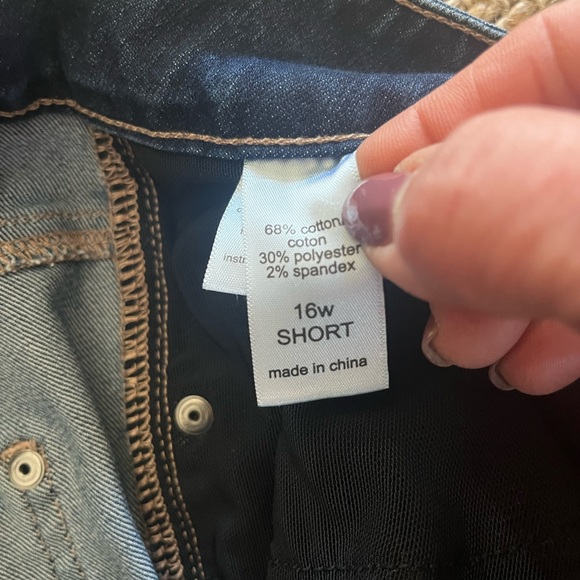 Maurice’s Everflex High-rise size 16W short - Picture 5 of 5